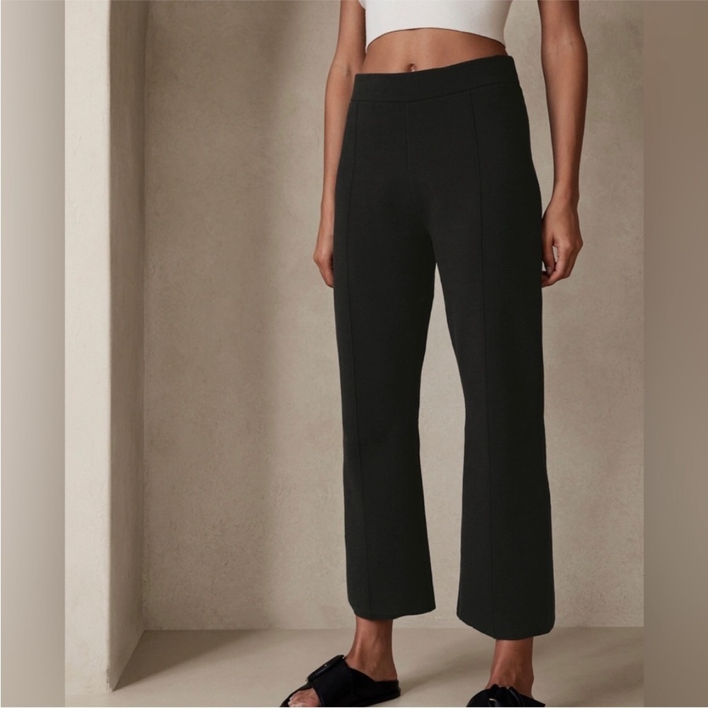 NEW! Banana Republic Black Milano Flare Cropped Pant -Multiple #579861 🩷